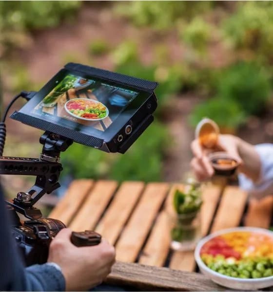 Premium abstract campaign visual for Triallo mobile center